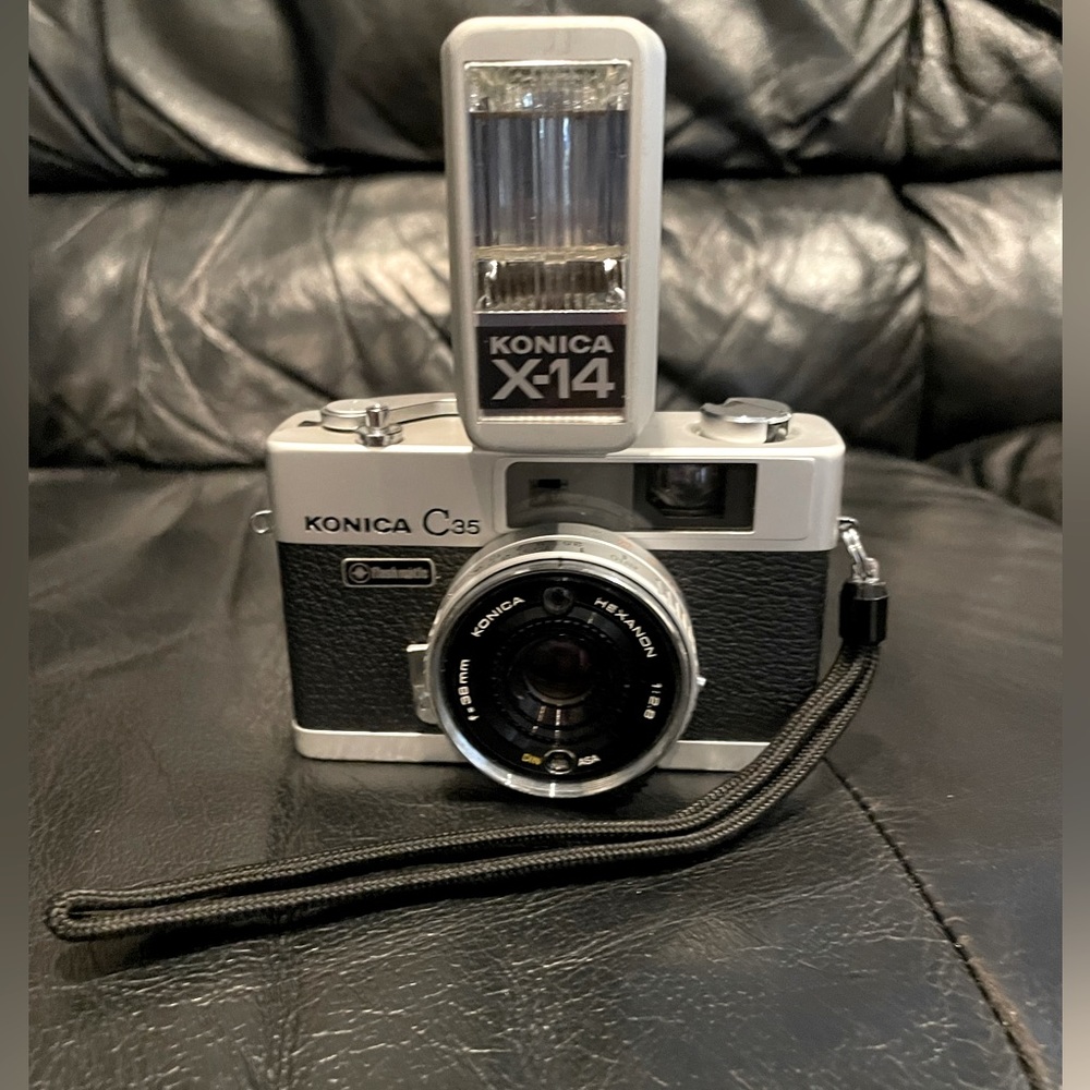 Vintage Konica C35 Automatic Range Finder 35mm Film Camera W/ X-14 Flash & Cases